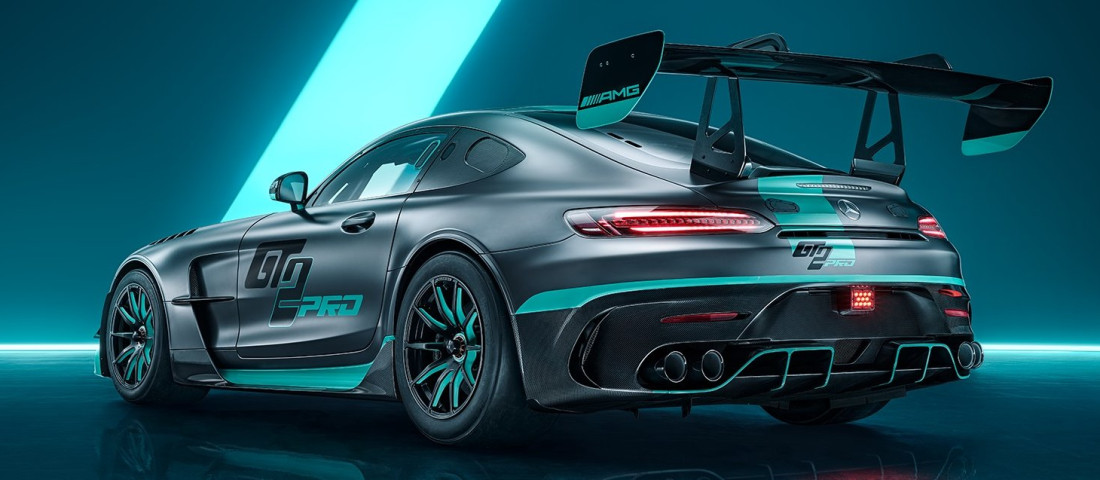 Gombnyomásra vadul meg a legújabb Mercedes