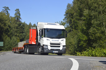 Extra nehéz rakományokkal is elboldogul ez a Scania