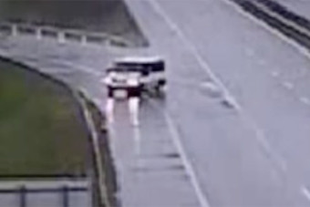 Úgy ment, mintha száraz lenne az M7-es, nagy csattanás lett belőle