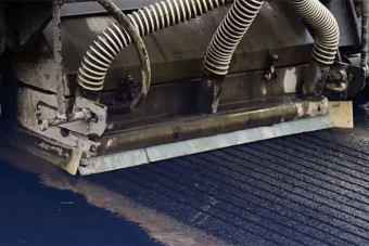 Sose értetted, miért vágnak csíkokat a magyar autópályákba? Most megtudod!