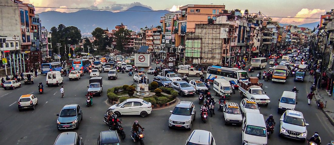 Autózás a világ tetejének árnyékában