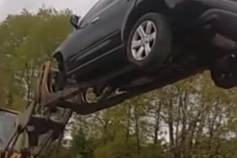 Zseniálisan leckéztették meg a tolvajt az autóbontóban