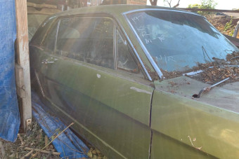 Kaphat még új esélyt ez az öreg, elhagyott Mustang?