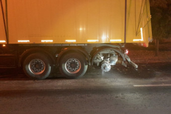 Levett egy kereket, így próbált célba érni 17 tonna üvegtörmelékkel