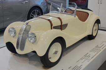 BMW-t, vagy 10-es villáskulcsot szeretnél karácsonyra?