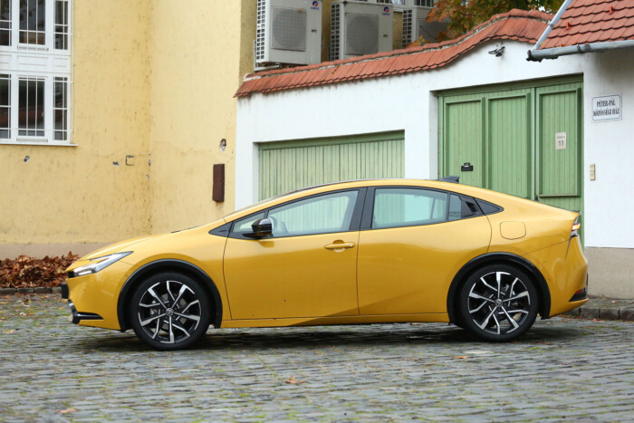 Ebből a Toyotából nem lesz tekert órás taxi 13