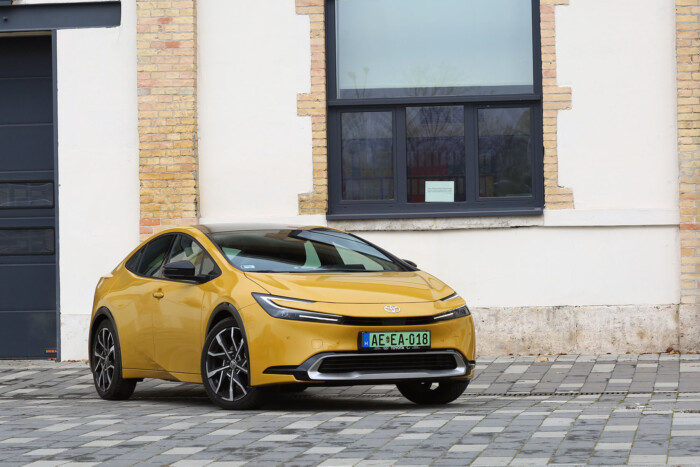 Ebből a Toyotából nem lesz tekert órás taxi 15