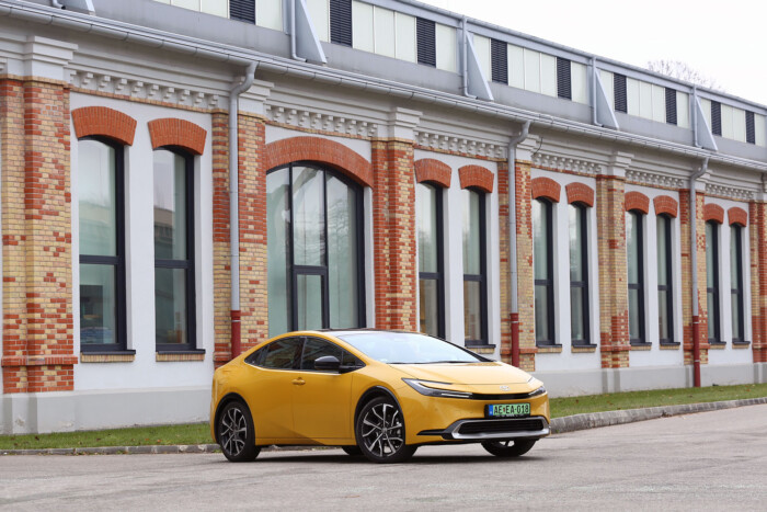 Ebből a Toyotából nem lesz tekert órás taxi 20