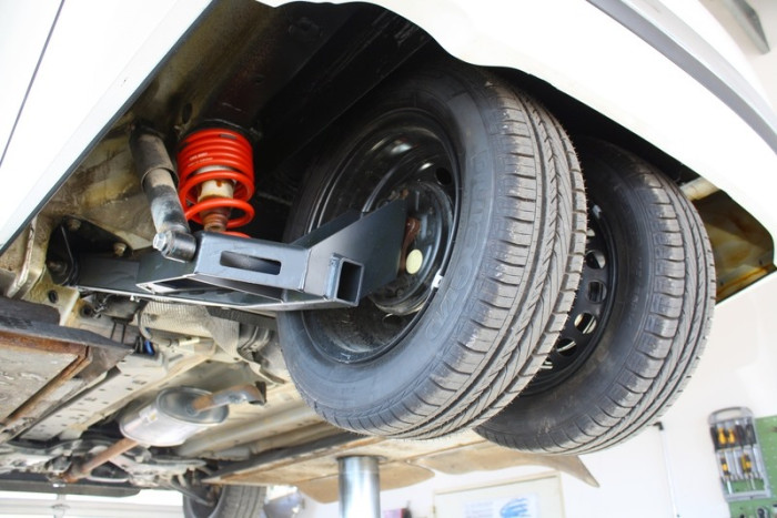 Ezért láthatsz furcsa autókat Németországban hátul hiányzó kerékkel 2