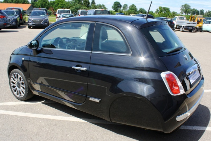 Ezért láthatsz furcsa autókat Németországban hátul hiányzó kerékkel