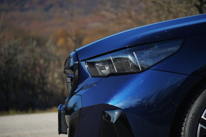 Ez a BMW nem jut messzire, de oda nagyon gyorsan 8