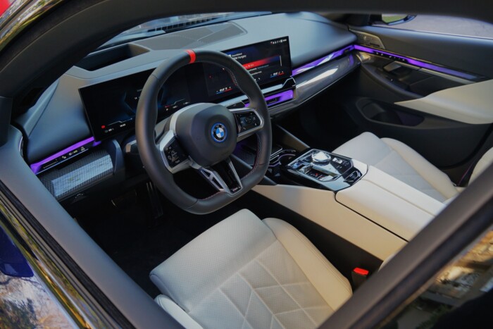 Ez a BMW nem jut messzire, de oda nagyon gyorsan 9