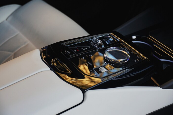 Ez a BMW nem jut messzire, de oda nagyon gyorsan 12