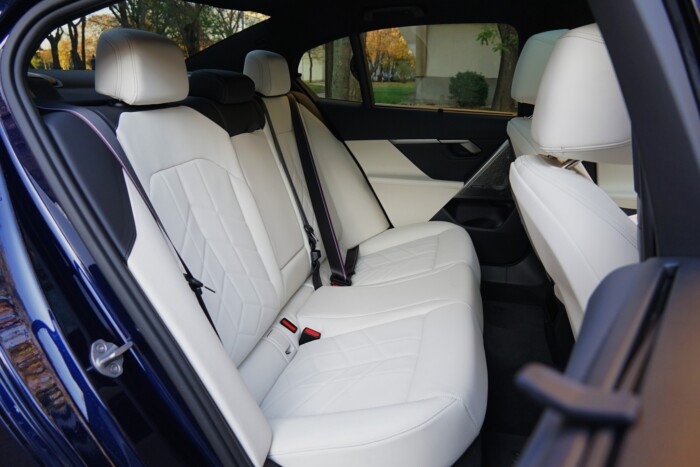 Ez a BMW nem jut messzire, de oda nagyon gyorsan 11