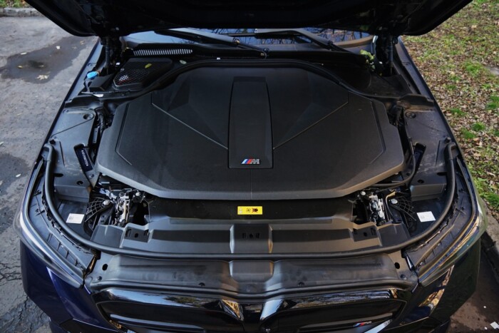 Ez a BMW nem jut messzire, de oda nagyon gyorsan 13