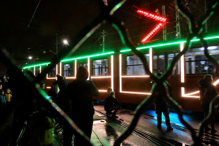 140 ezer izzóval varázsol ünnepi hangulatot a BKV 2