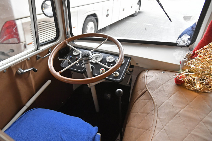 Nosztalgia-mikulás érkezett a budapesti reptérre 5