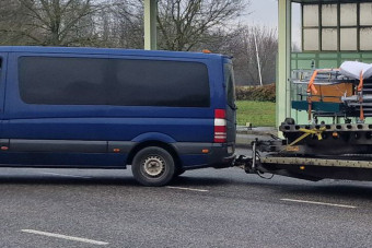 Ettől az utánfutótól elég nagyot néztek a magyar határon