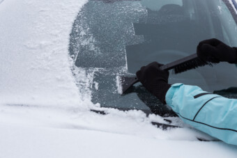 Itt az igazság: melegítsük az autót indulás előtt, ha hideg van?