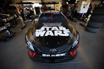 Autómosót perel a Star Wars-filmek készítője