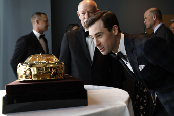 24 karátos autót kapott a bajnok