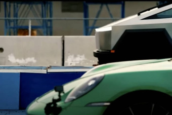 A Tesla Cybertruck megalázta a Porschét ezzel a gyorsulási videóval