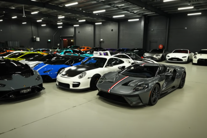 Belehúzott a milliárdos, már 120 szuperautó áll a garázsában, de többet akar