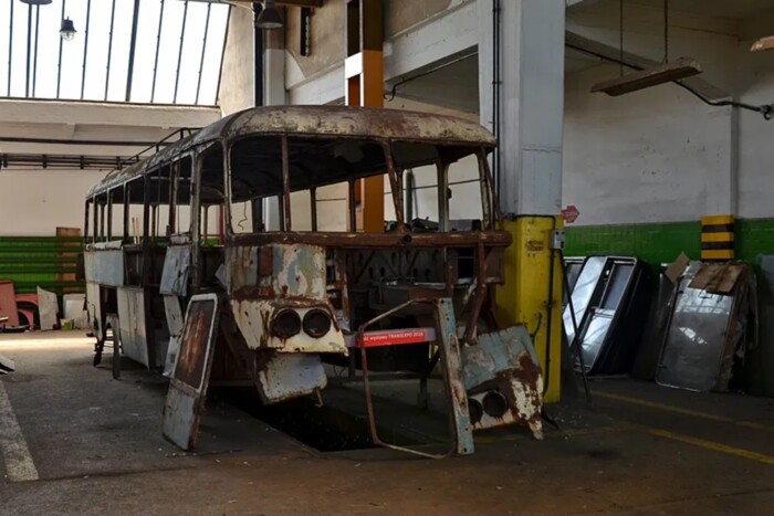 Megmentésre váró Ikarust kínálnak eladásra