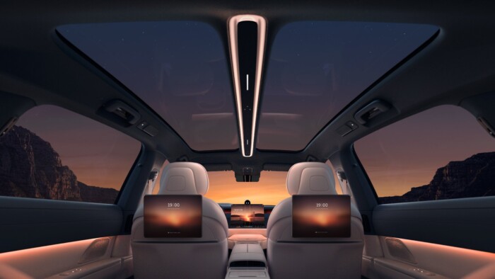 Hatalmas luxusautó érkezhet Európába 9