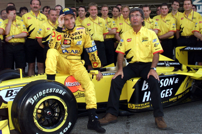 Biciklire váltott a Forma-1-legenda