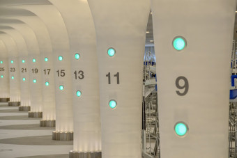 Milliárdokat öltek a szupergarázsba, de autóknak behajtani tilos