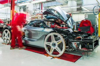 Csillagászati összegbe kerül egy ilyen Ferrari javítása, ezek a pontos összegek