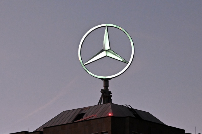 Luxustornyot épít a Mercedes-Benz