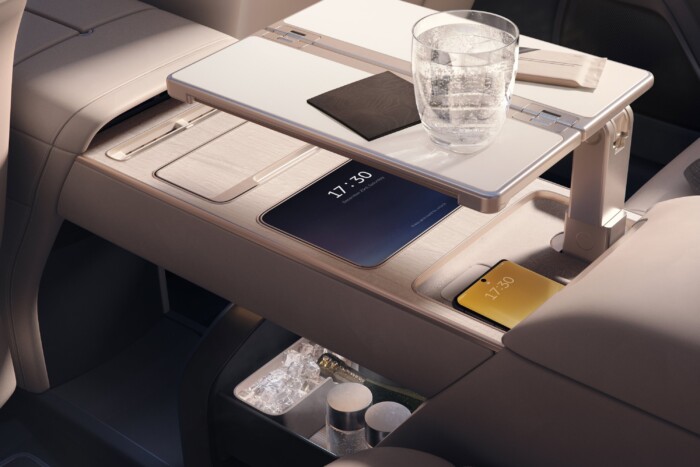 Hatalmas luxusautó érkezhet Európába 7