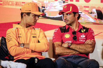 F1: Norrisról, Alonsóról les a Ferrari-pilóta