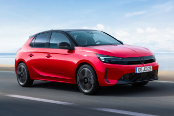 Ilyen sem volt még: érkezik a hibrid Corsa