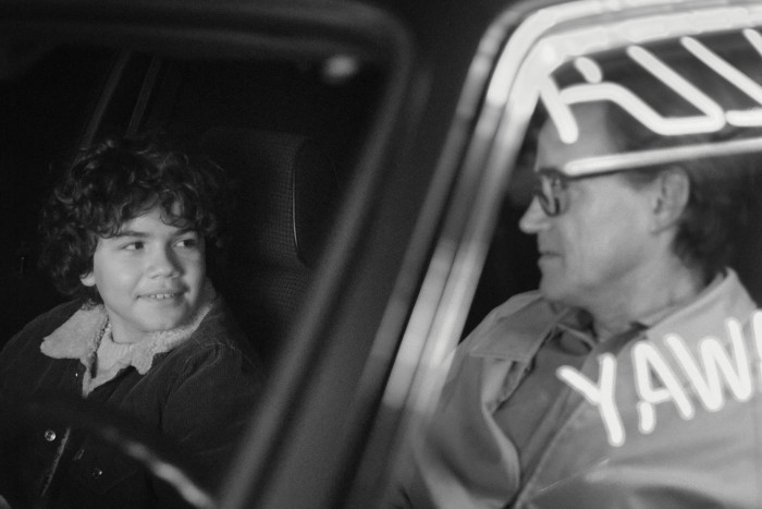 Megható karácsonyi kisfilm apáról és fiáról, a nagybetűs autózásról