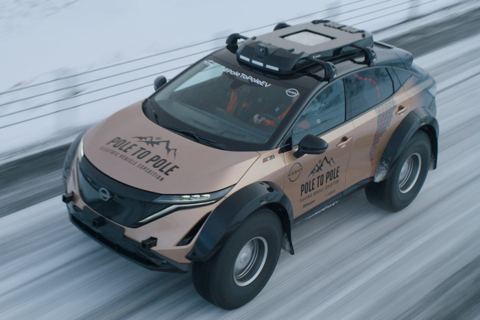 Sikerült a villanyautós világrekord, de azért segített pár benzines autó is 2 | Vezess Sikerült a villanyautós világrekord, de azért segített pár benzines autó is 2