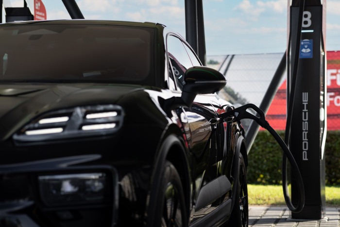 Ért a magyar szóból az új Porsche Macan 10 | Vezess Ért a magyar szóból az új Porsche Macan 10