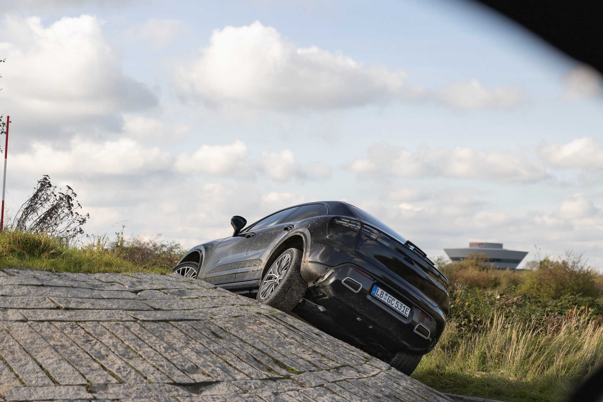 Ért a magyar szóból az új Porsche Macan 9