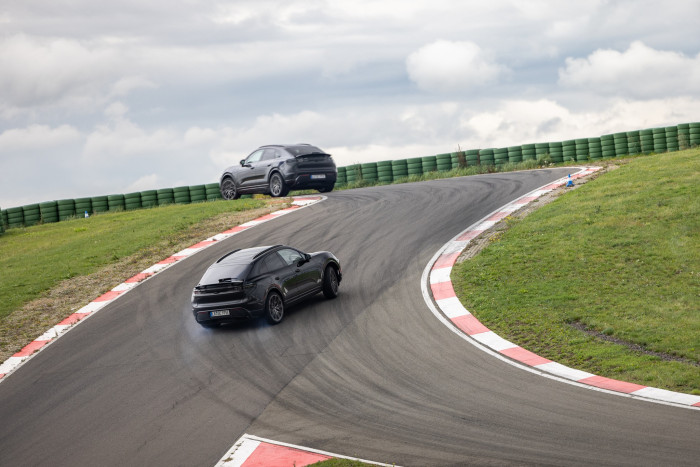 Ért a magyar szóból az új Porsche Macan 19 | Vezess Ért a magyar szóból az új Porsche Macan 19