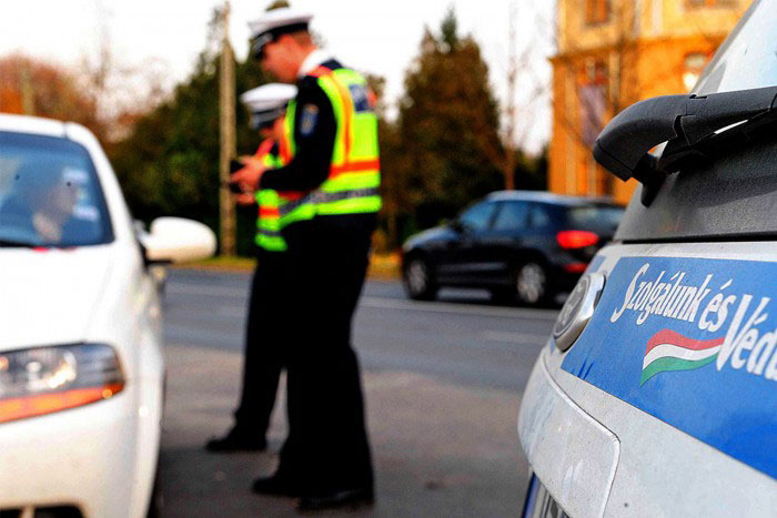 Álrendőr büntette halomra a külföldi autósokat az M3-ason