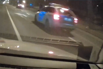 Részeg ámokfutó menekült az Üllői úton, a rendőrök túljártak az eszén