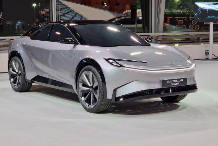 Magyarországon készülhet a Toyota új villanyautója 8