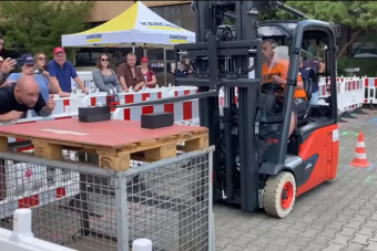 Így dolgoznak az igazán vérprofi targoncások