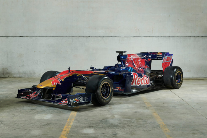 Több mint 70 milliót adtak egy autóért, de csak nézegetni lehet 1