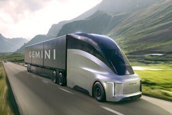 Rakéta inspirálta a legújabb nyerges vontatót