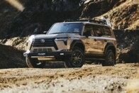 A Land Rover, a Jeep babérjaira tör a Lexus 35