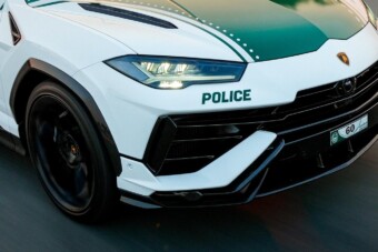 Már Dubajban is 666 lóerős rendőrautó szolgál