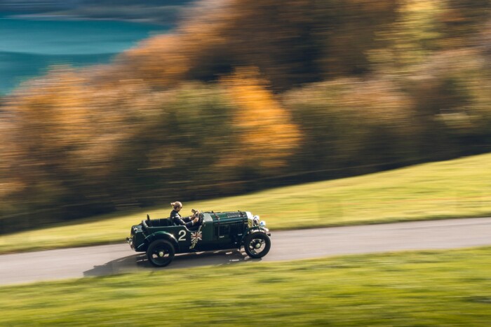 Minden csavarjával megtéveszt ez az autó 5